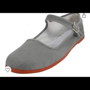 Gray Mary Jane shoes size 9